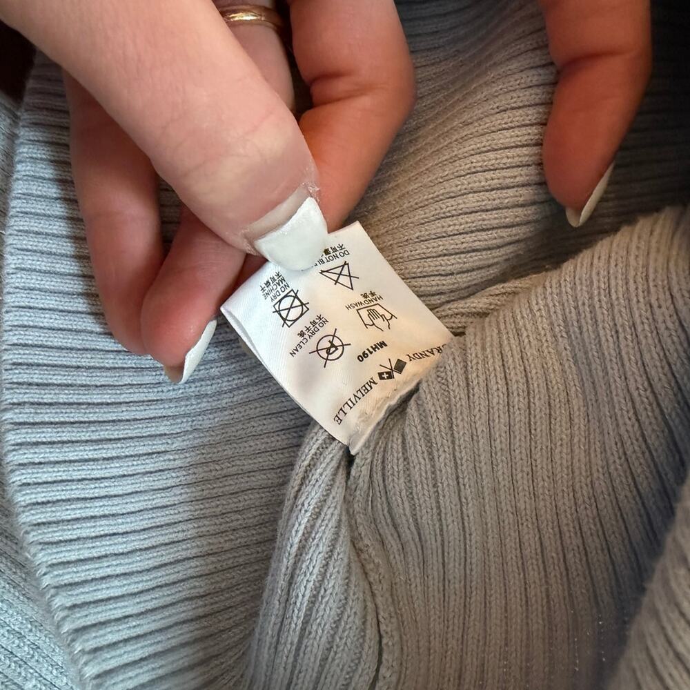 Brandy Melville Women’s Light Blue Cropped Sweater Size S/M - Picture 7 of 7